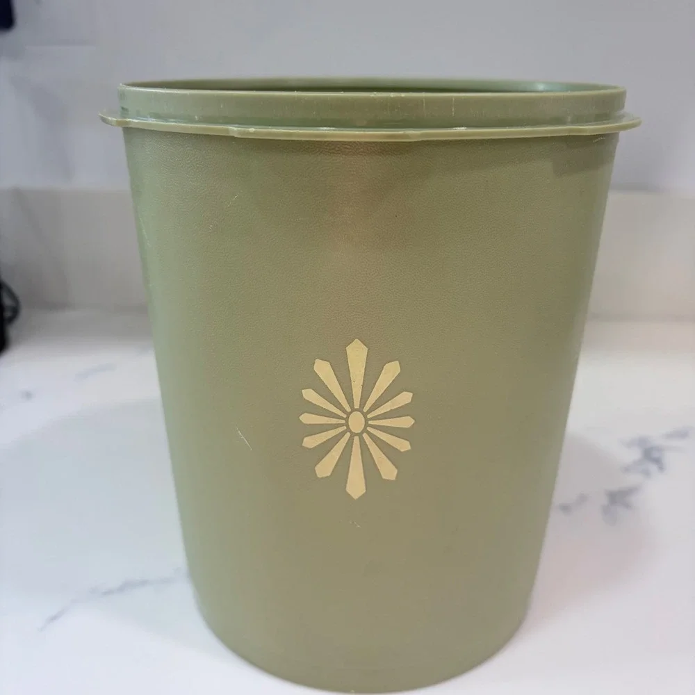 Vintage Tupperware no lid Green Sunburst Canister 807-3 Mid Century Modern